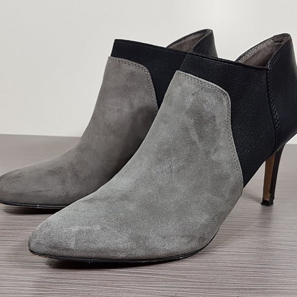 Vince Camuto Saron Bootie, Moonstone & Black Leather Womens Size 7 / 37 - Picture 3 of 11